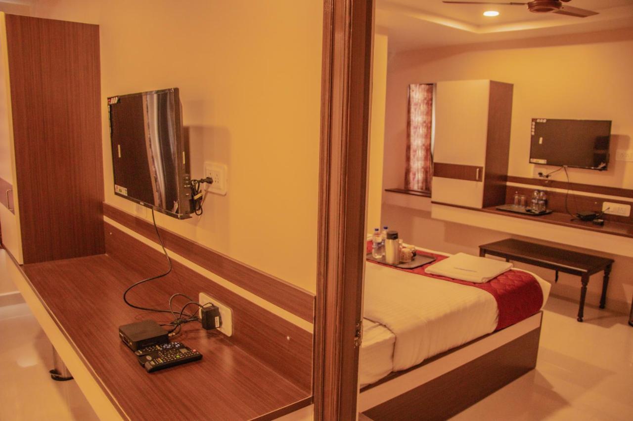 Hotel Mountview Comforts Tirupati Extérieur photo