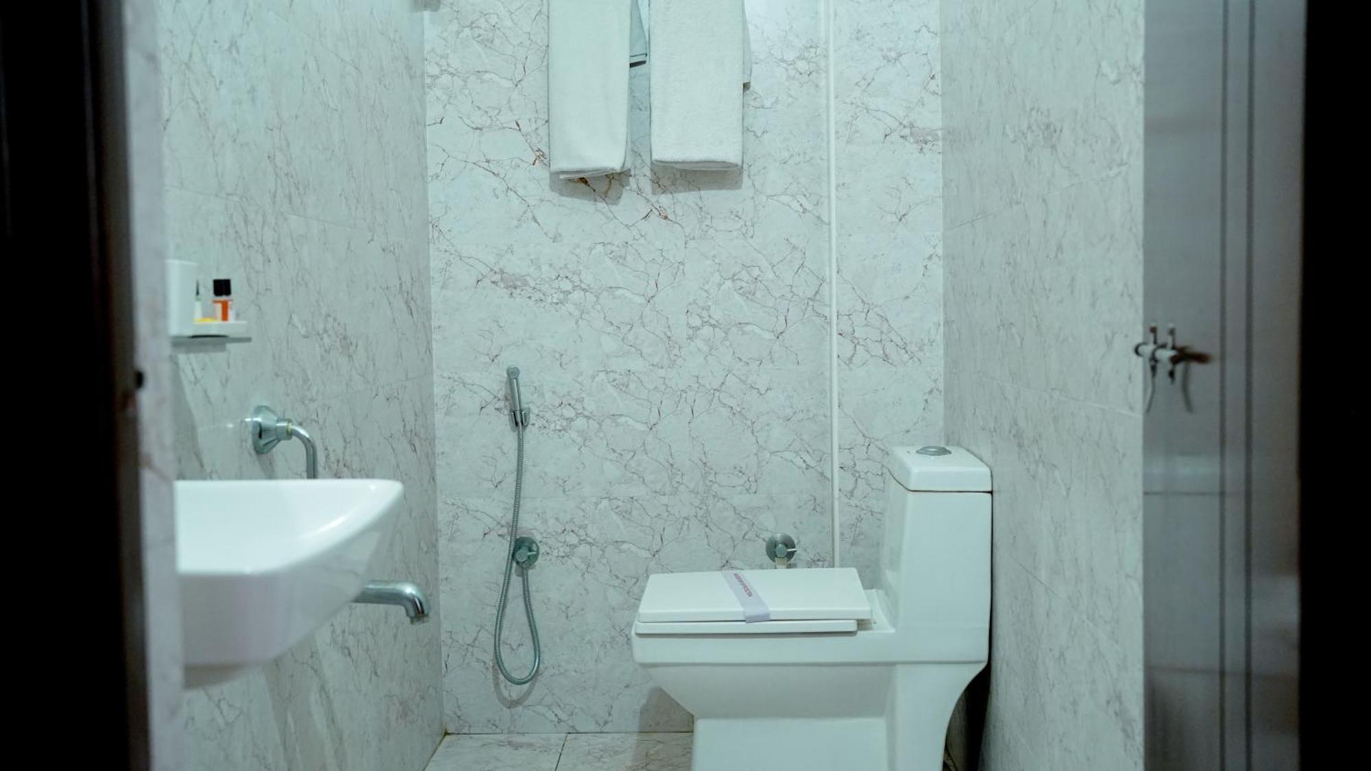 Hotel Mountview Comforts Tirupati Extérieur photo